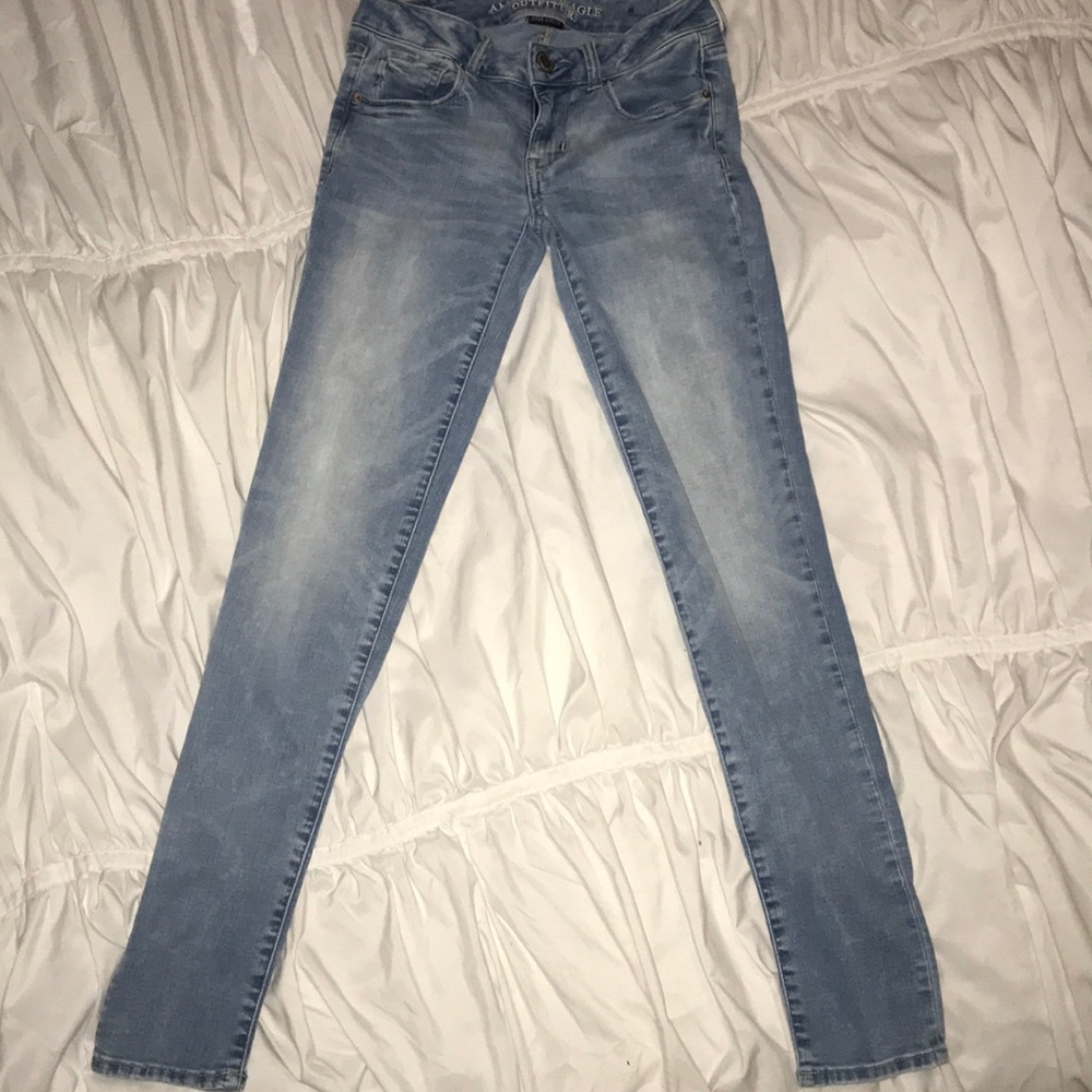 light wash American Eagle jeans